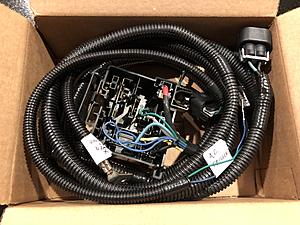 FS:  OEM 05-06 E-fan harness with relay pack-thego65.jpg
