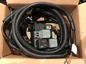 FS:  OEM 05-06 E-fan harness with relay pack-dw8lrvu.jpg