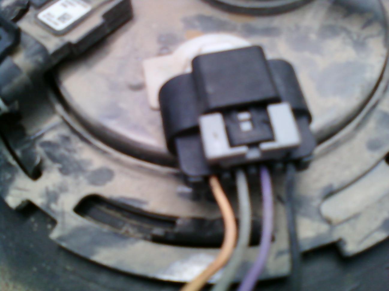 what color is the power wire on a fuel pump