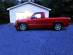 lets see some slammed a$$ trucks no bags!!!!!-k0os9oh.jpg