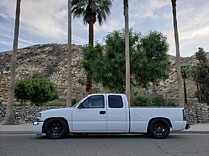 lets see some slammed a$$ trucks no bags!!!!!-finrjdz.jpg