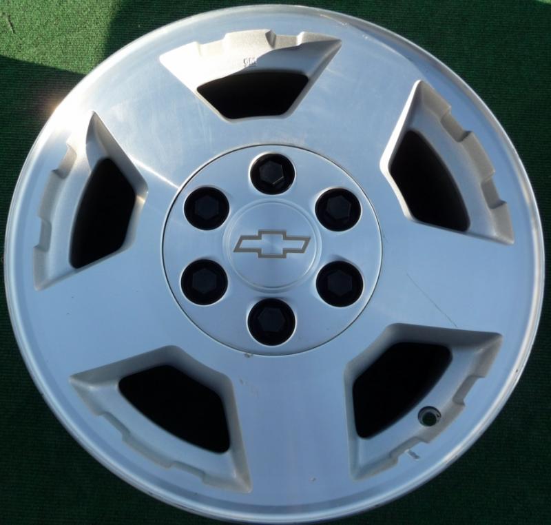 OEM Centercaps for 17's with Red Chevy Logo - PerformanceTrucks.net Forums