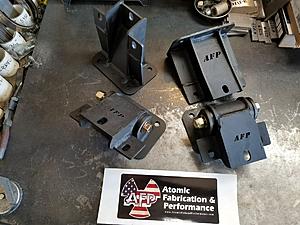 07-14 Solid AND POLY Motor Mounts-20171124_120814.jpg