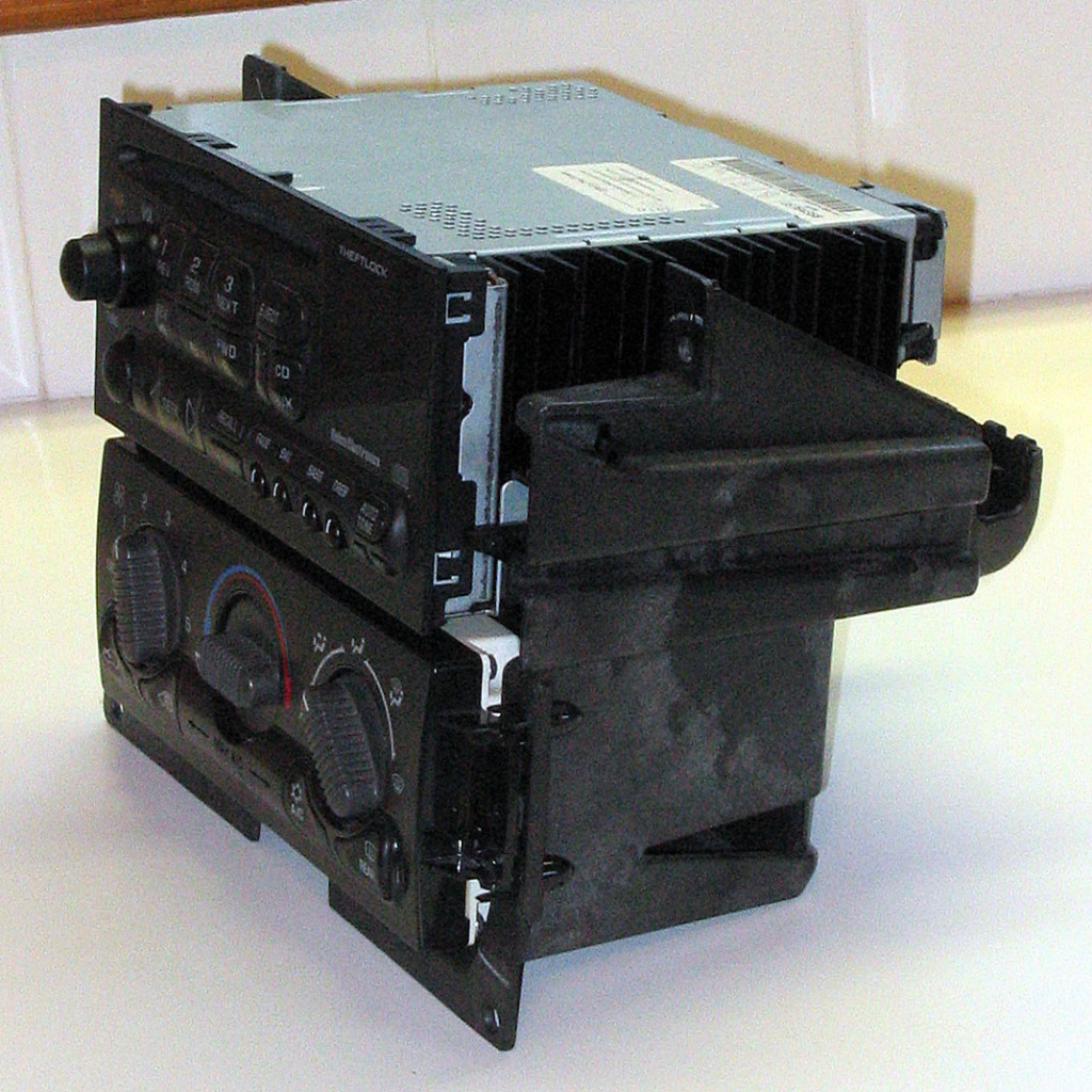 Name: 4ARailMountedOEM15DINRadiosideview.jpg
Views: 4292
Size: 377.6 KB